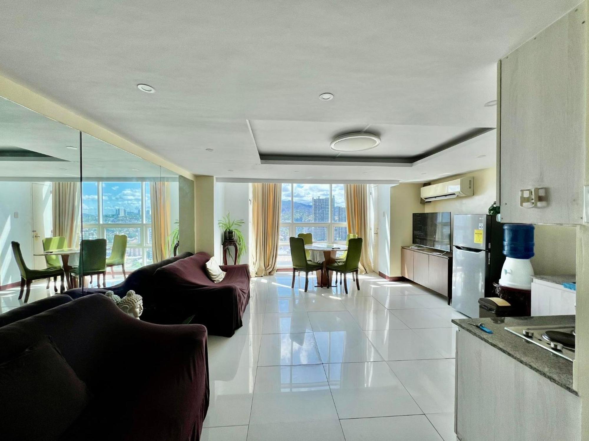 2 Bedroom Condo Unit With City And Mountain View Cebu Exterior foto
